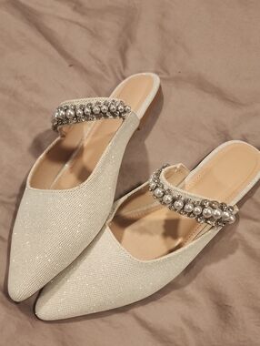 Rag & Co Pearl-Embellished Cream Women's Pointed Mules